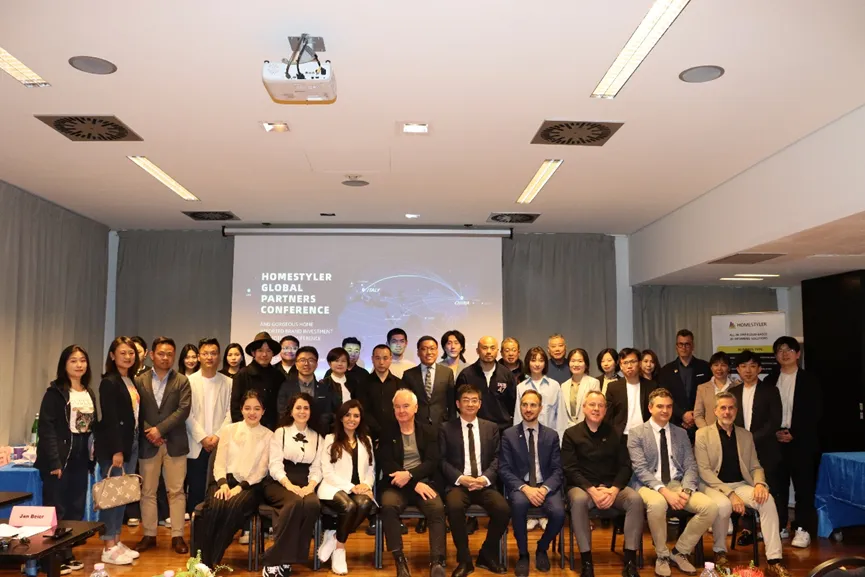 米蘭掀起“3D+AI”科技熱潮，居然之家攜手居然設(shè)計(jì)家亮相第62屆米蘭國(guó)際家具展